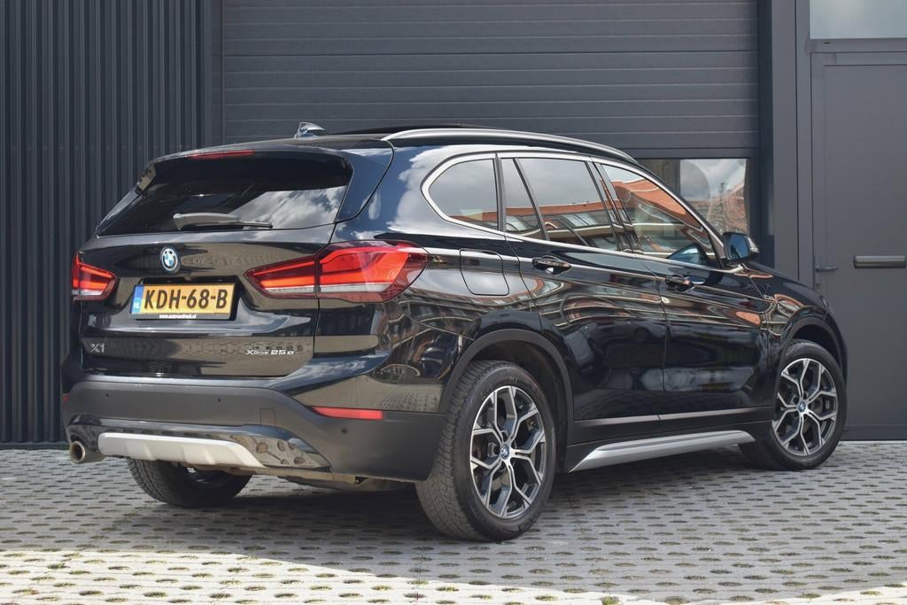 BMW X1 xDrive25e High Executive xLine | PANO | LEDER | HEAD-, Auto's, BMW, 8 kWh, Gebruikt, Zwart, Bedrijf
