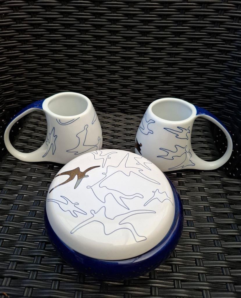 Bonbonière en mokken Corry Ammerlaan van Niekerk, Artihove, Keramiek, Ophalen of Verzenden, Zo goed als nieuw, Kom(men)