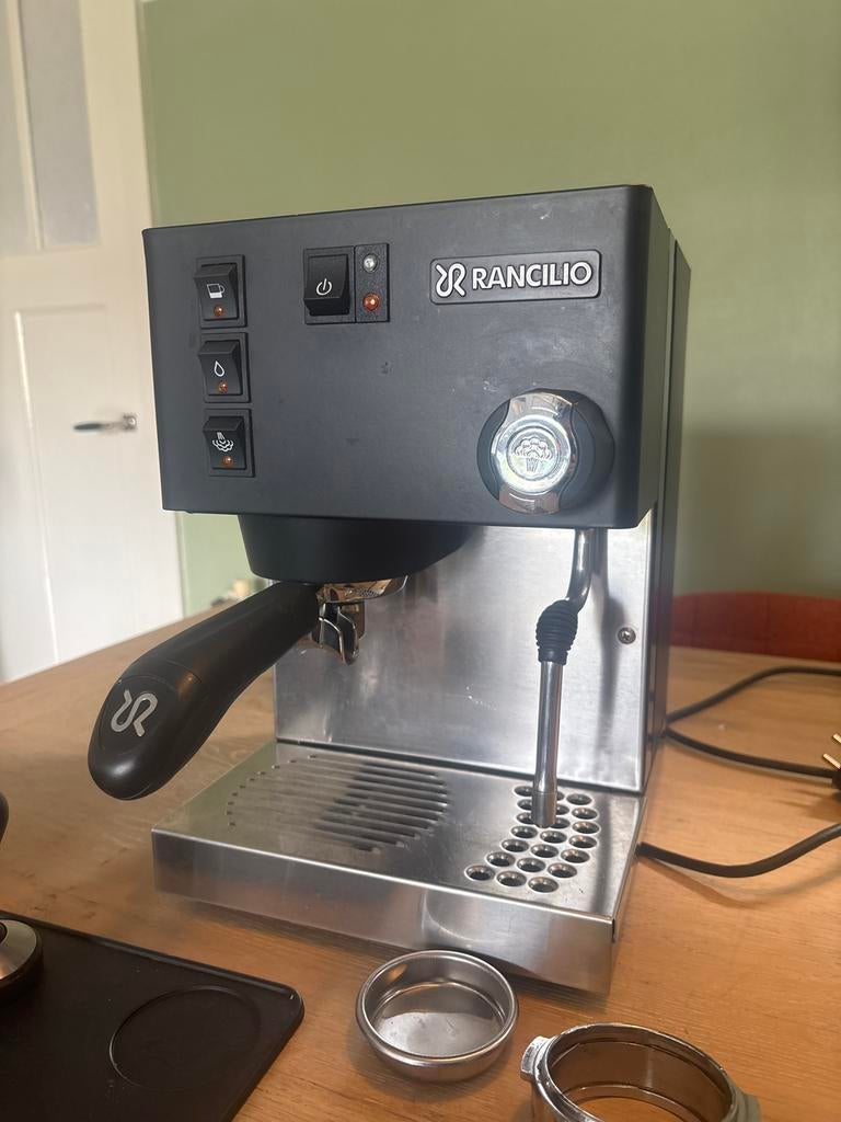 Rancilio Silvia Black Edition met veel extra’s!, Stoompijpje, Gebruikt, Espresso apparaat, Gemalen koffie
