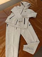 Nike Tech Fleece Trainingspak - Grijs of Zwart - wit, Ophalen, Zo goed als nieuw