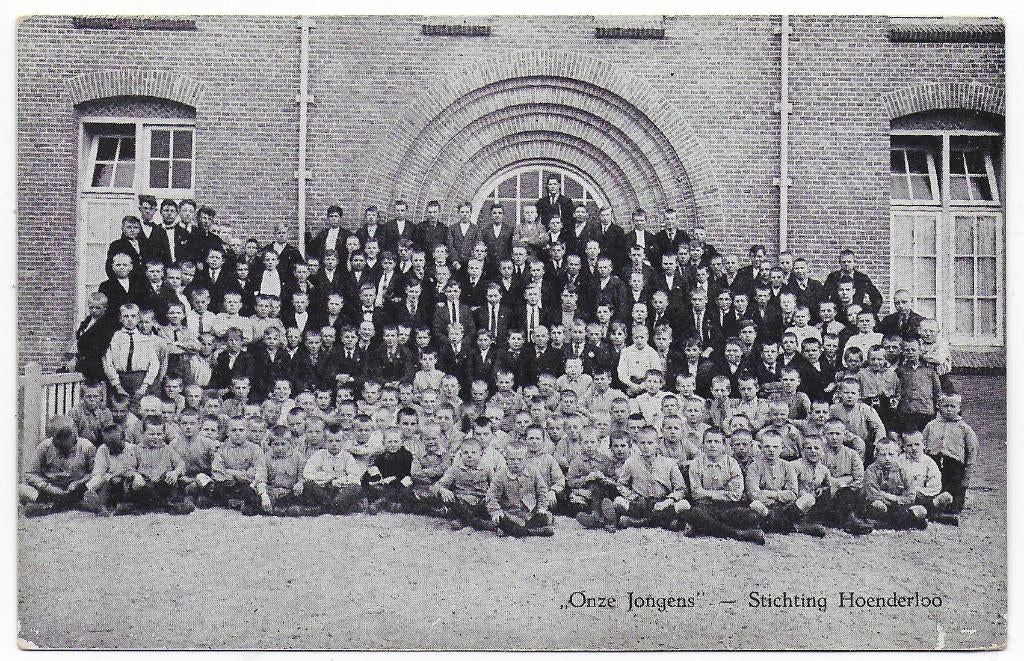 Stichting Hoenderloo Ongelopen Ansichtkaart ( B7251 ), Ophalen of Verzenden, 1940 tot 1960, Ongelopen