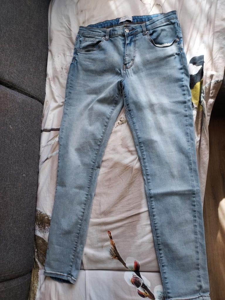 Spijkerbroek Primark maat 44, Ophalen, Zo goed als nieuw, W33 - W36 (confectie 42/44), Primark