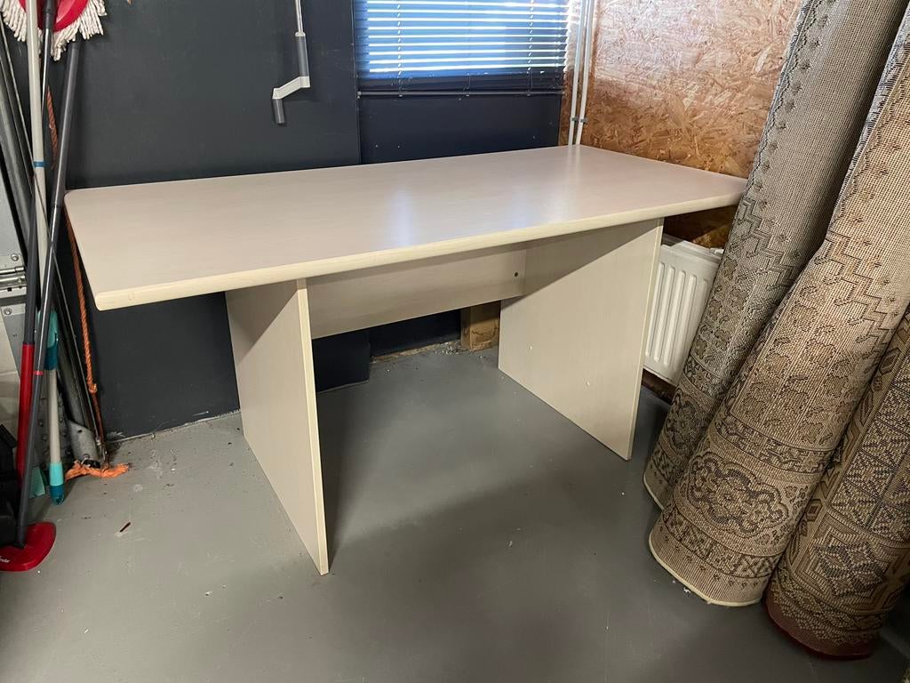 Gratis afhalen Bureau, Huis en Inrichting, Bureaus, Ophalen, Zo goed als nieuw