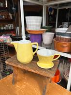 Vintage Melitta Koffiepot & Filterhouder Pastelgeel, Antiek en Kunst, Antiek | Keramiek en Aardewerk, Ophalen of Verzenden