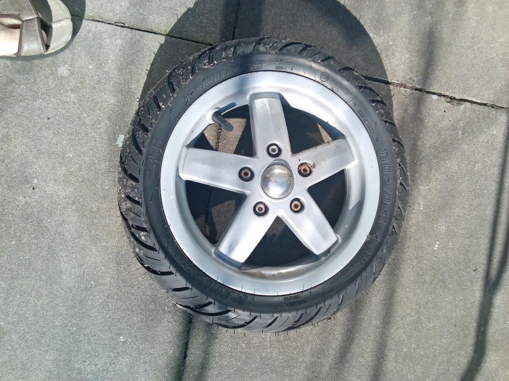 Vespa voorwiel met band, Fietsen en Brommers, Brommeronderdelen | Scooters, Ophalen