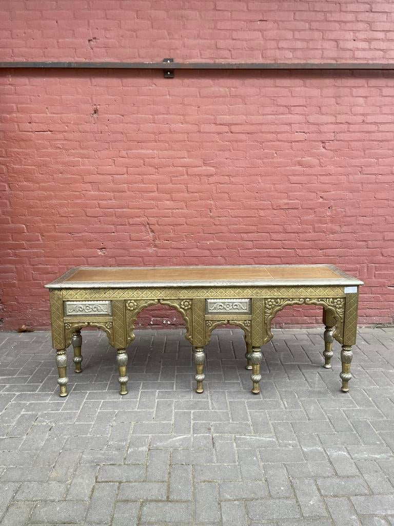 Antieke sidetable uit India met messing, Huis en Inrichting, Woonaccessoires | Overige, Ophalen of Verzenden