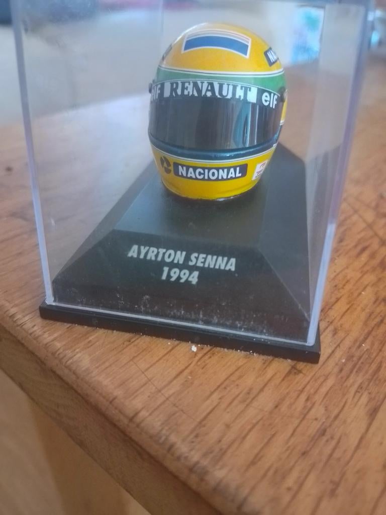 Miniatuur helm, Hobby en Vrije tijd, Modelauto's | 1:5 tot 1:12, Ophalen, Zo goed als nieuw, 1:9 t/m 1:12