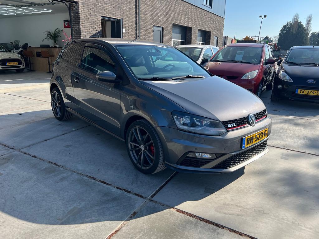 Volkswagen Polo 1.2 TSI Highline Automaat-Nieuwe APK, Auto's, Euro 6, 4 cilinders, Navigatiesysteem, 1039 kg