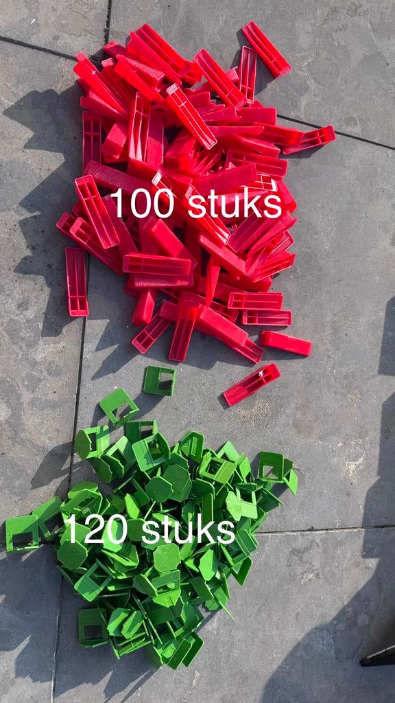 Levelingsysteem 2 mm - 100 clips, 120 keggen en tang, Doe-het-zelf en Verbouw, Tegels, Ophalen, Nieuw, Overige typen