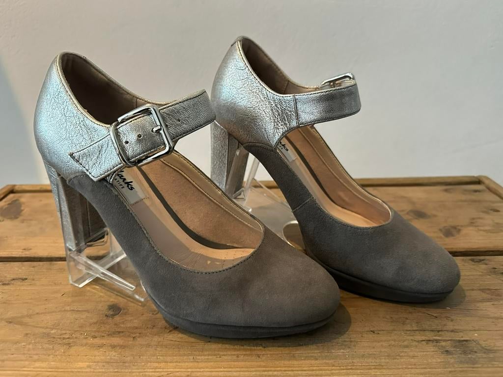 Clarks Pumps grijs suede/zilver maat 37, Ophalen of Verzenden, Zo goed als nieuw, Grijs