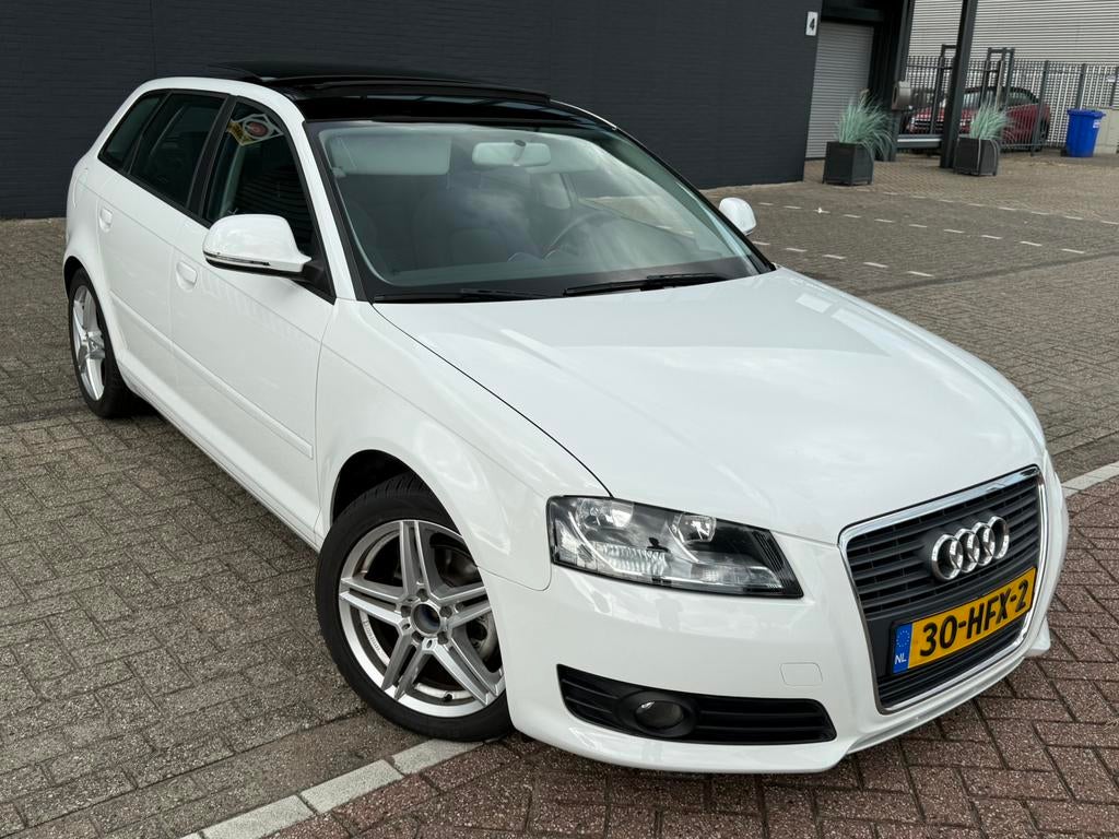 AUDI A3 Sportback 1.8 TFSI 161PK+ CarPlay JBL 2xPANO INRUIL!, Voorwielaandrijving, 1295 kg, 4 cilinders, Wit