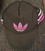 Adidas pet - Zwart met roze logo en strepen, Kleding | Dames, Hoeden en Petten, Adidas, One size fits all, Ophalen of Verzenden