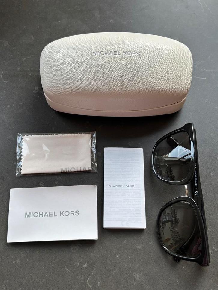 Originele Michael Kors zonnebril dames uit 2020, Sieraden, Tassen en Uiterlijk, Zonnebrillen en Brillen | Dames, Zo goed als nieuw