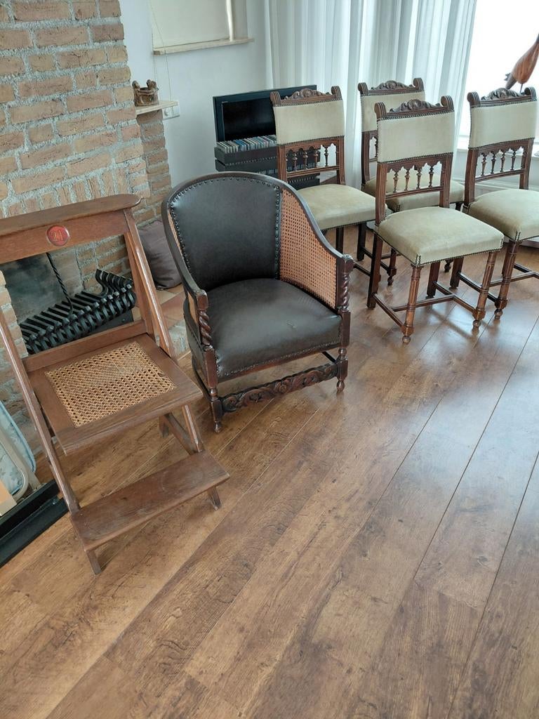 Stoelen  gratis, Huis en Inrichting, Stoffering | Vloerbedekking, Ophalen, Gebruikt, 75 m² of meer, Laminaat