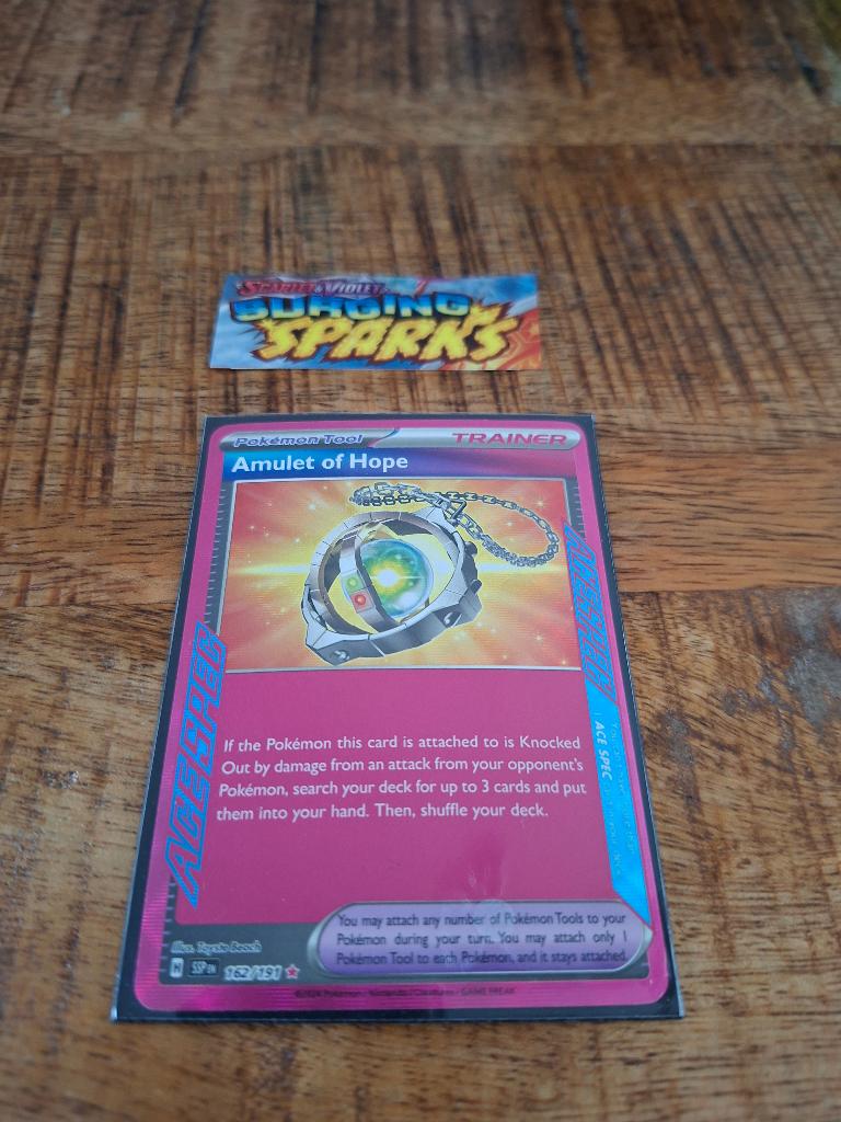Pokemon – Amulet of Hope (SSP 162/191) – Surging Sparks, Ophalen of Verzenden, Nieuw, Losse kaart, Foil
