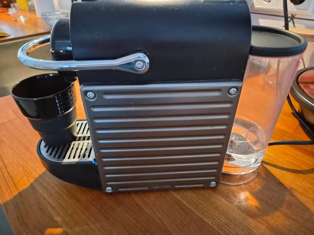 Krups Nespresso Pixie koffie apparaat XN300510, Witgoed en Apparatuur, Koffiezetapparaten, Gebruikt, Espresso apparaat, Ophalen of Verzenden