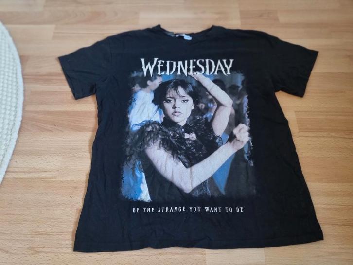 Wednesday T-shirt - 'Be the strange you want to be', Kleding | Dames, T-shirts, Gedragen, Maat 38/40 (M), Zwart, Korte mouw, Ophalen of Verzenden
