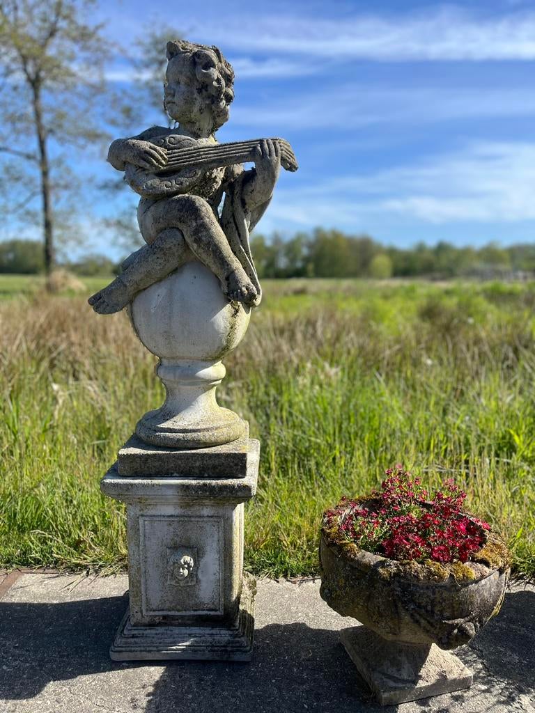 Cherubijn op sokkel, Tuin en Terras, Tuinbeelden, Ophalen, Zo goed als nieuw, Nb, Nb