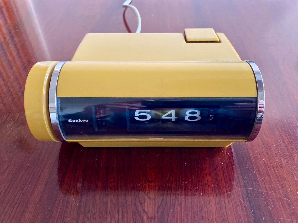 Sankyo, Vintage Space Age Flip Klok Wekker Japan Model 401E, Ophalen of Verzenden, Gebruikt, Wekker of Tafelklok