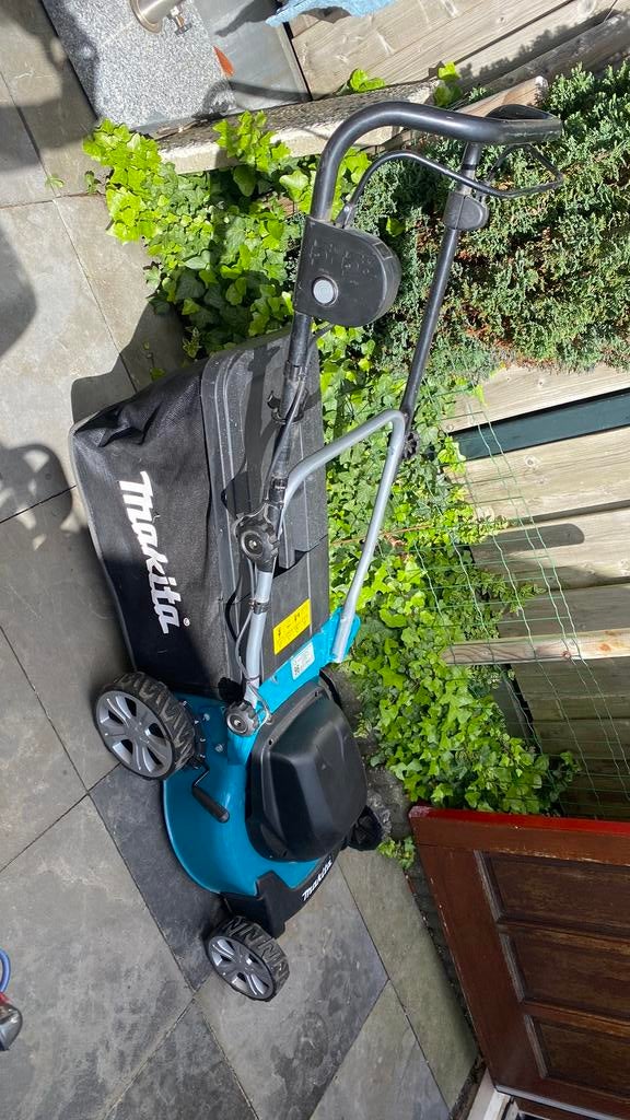 Makita electrische grasmaaier met opvangbak zelden gebruikt, Tuin en Terras, Grasmaaiers, Ophalen, Gebruikt