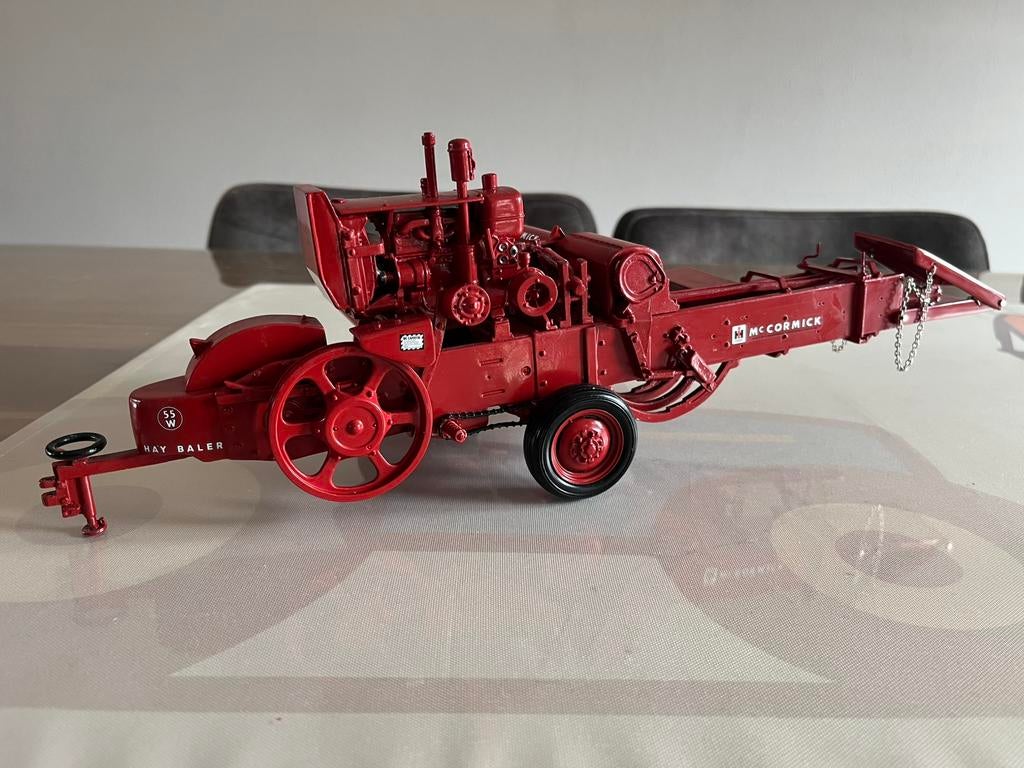 Mc Cormick 55 W hay baler pers SpecCast 1/16 zeer exclusief!, Hobby en Vrije tijd, Ophalen of Verzenden, Zo goed als nieuw, Tractor of Landbouw