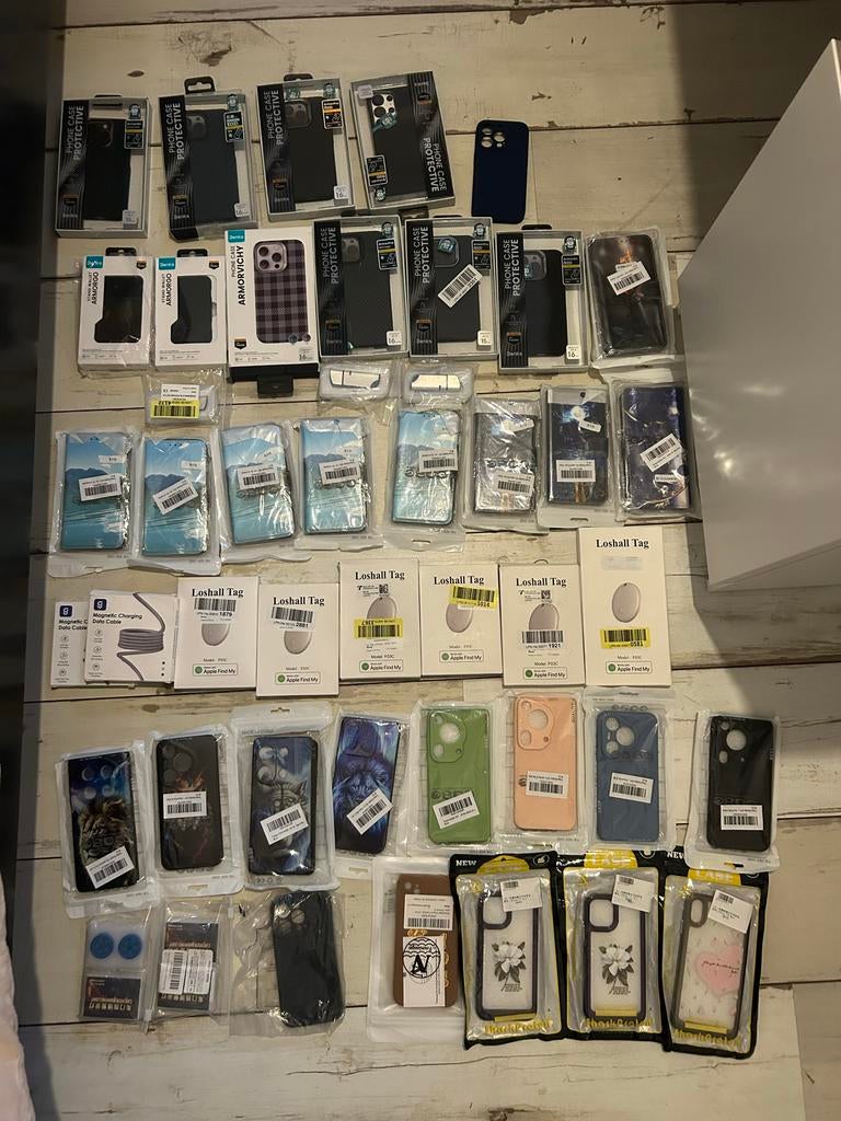 Grote partij telefoon accessoires: hoesjes, tags, kabels, Ophalen of Verzenden, Nieuw, Hoesje of Tasje