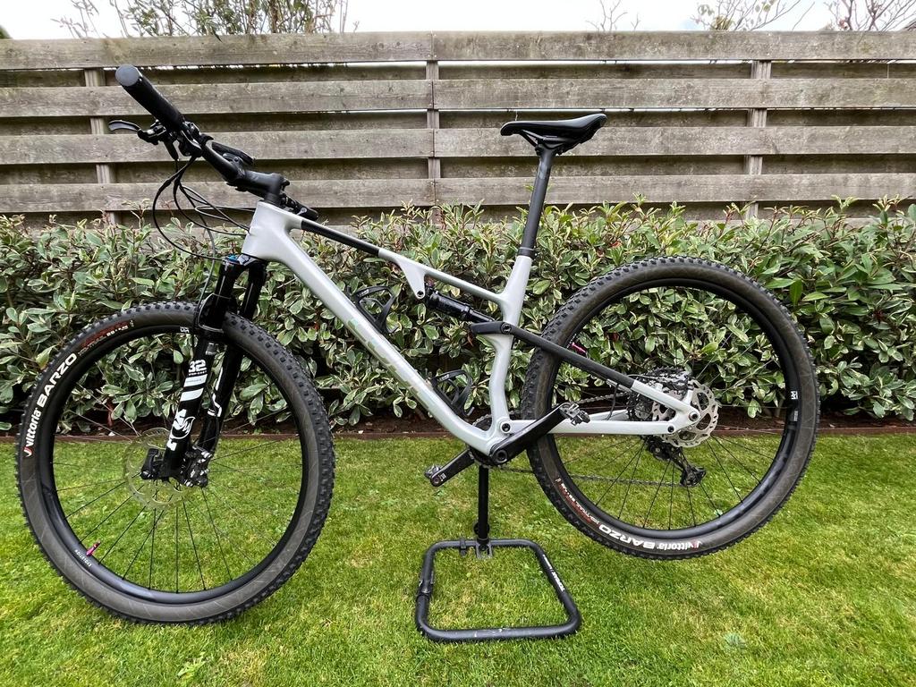 CUBE AMS ZERO99 C:68X RACE 29 SILVER/BLACK Mountainbike, Fietsen en Brommers, Fietsen | Mountainbikes en ATB, Zo goed als nieuw