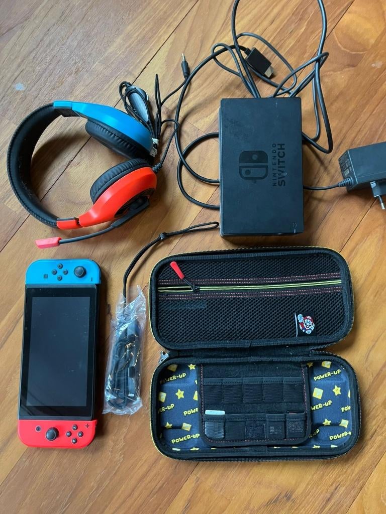 PAKKET NINTENDO SWITCH + SPELLEN + BESCHERMHOES, Met 2 controllers, Ophalen of Verzenden, Switch Original, Gebruikt