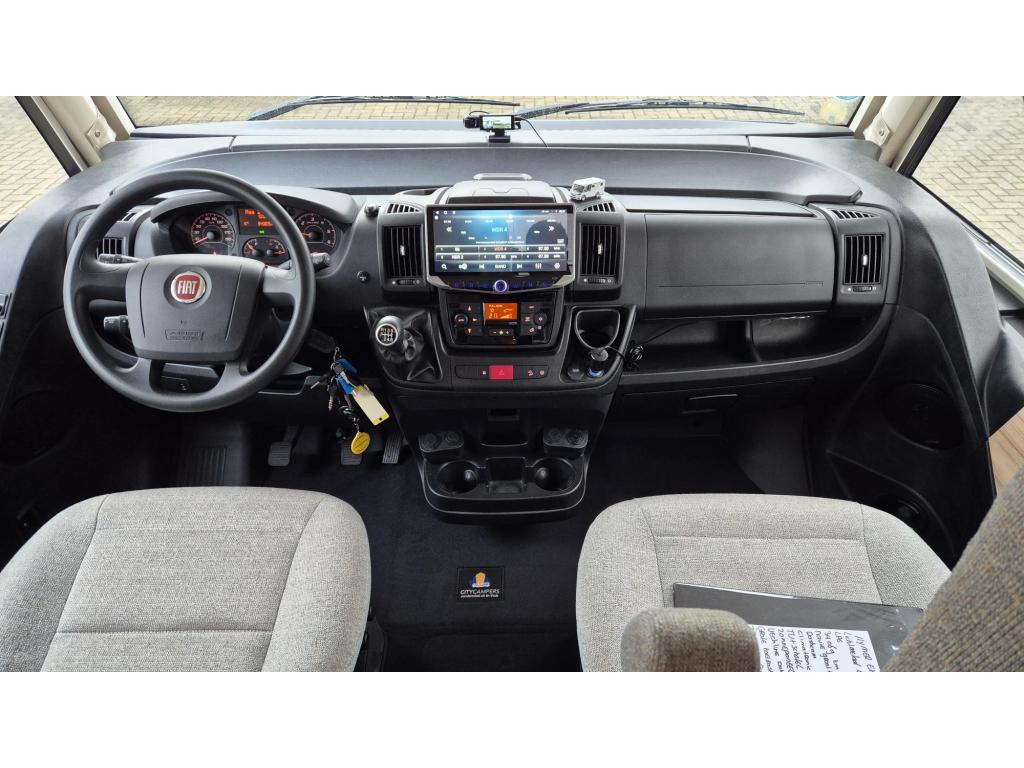 Hymer Exis-i 588 150PK Lengtebedden / 12 maand Garantie, Caravans en Kamperen, Integraal, Startonderbreker, Fiat, Bedrijf