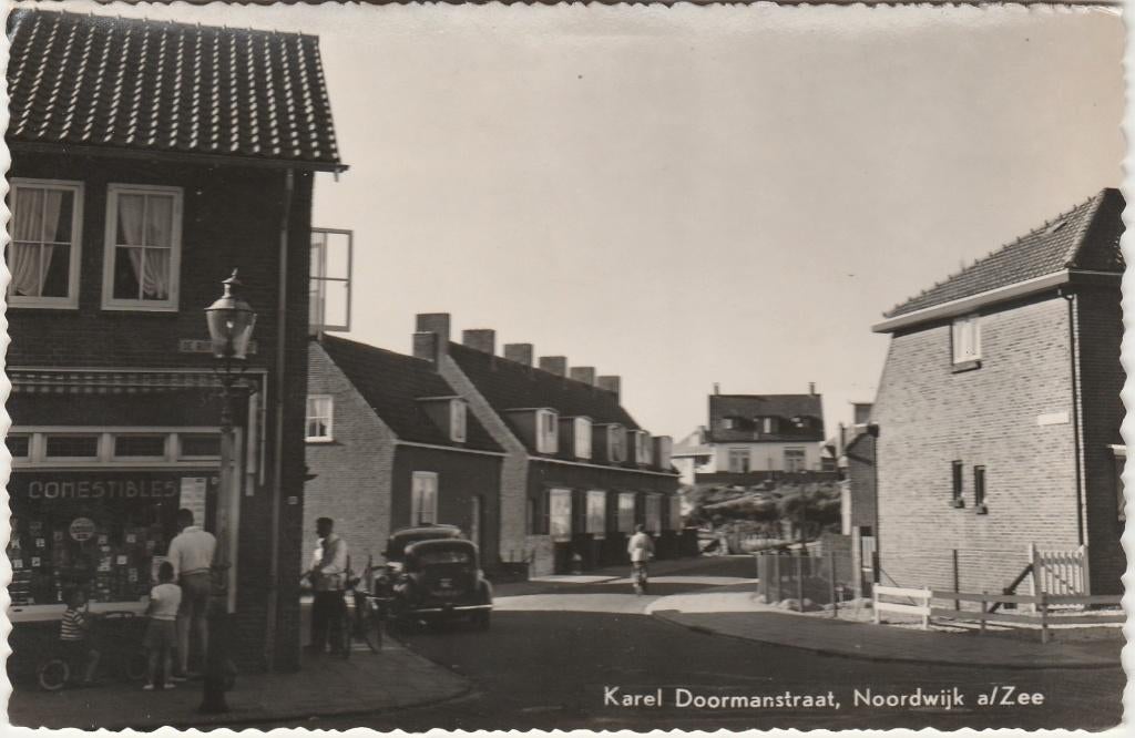 NOORDWIJK AAN ZEE Karel Doormanstraat met Morris, Verzamelen, Verzenden, 1940 tot 1960, Ongelopen, Zuid-Holland