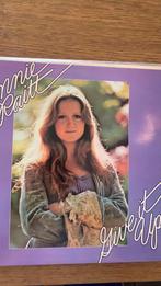 Bonnie Raitt - give it up, Ophalen of Verzenden, Zo goed als nieuw, 12 inch