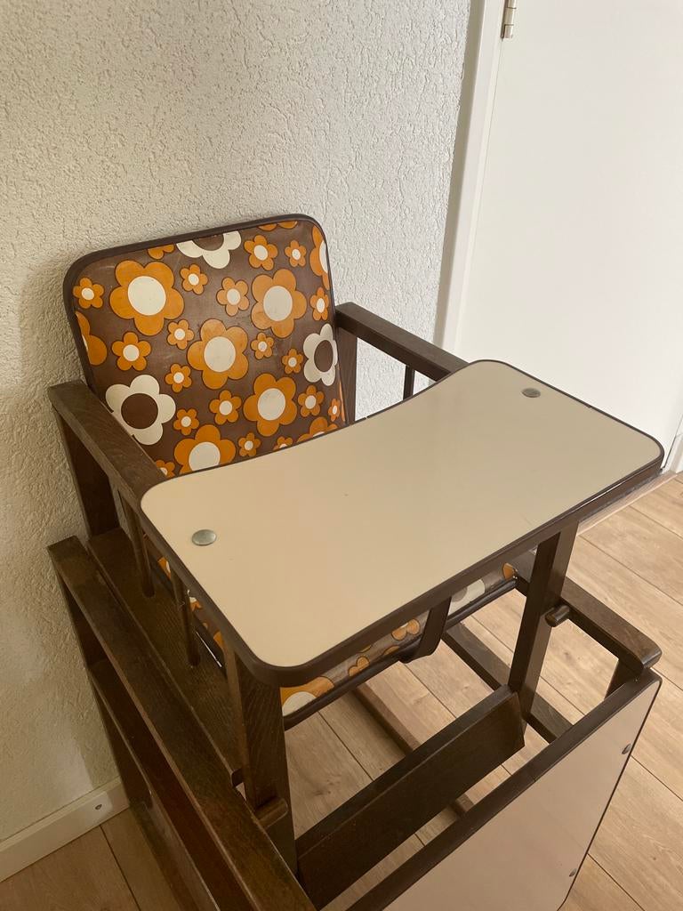 Vintage kinderstoel jaren '70 - Houten kinderstoel, Kinderen en Baby's, Kinderstoelen, Ophalen, Gebruikt, Overige typen, Afneembaar eetblad