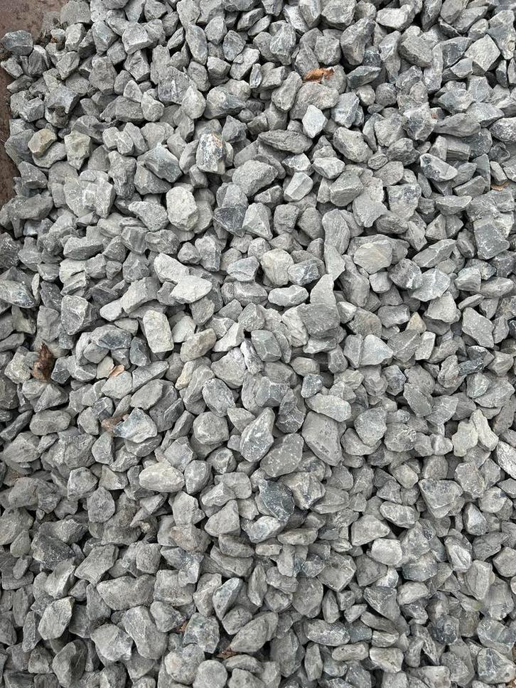 Gratis af te halen: Grijs Split Grind voor Tuin en Oprit, Tuin en Terras, Grind, Keien en Split, Gebruikt, Split, Grijs, Overige materialen