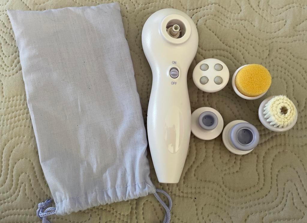 Multifunctionele gezichtsborstel/face brush met Opzetstukken, Ophalen of Verzenden, Zo goed als nieuw, Gehele gezicht, Reiniging