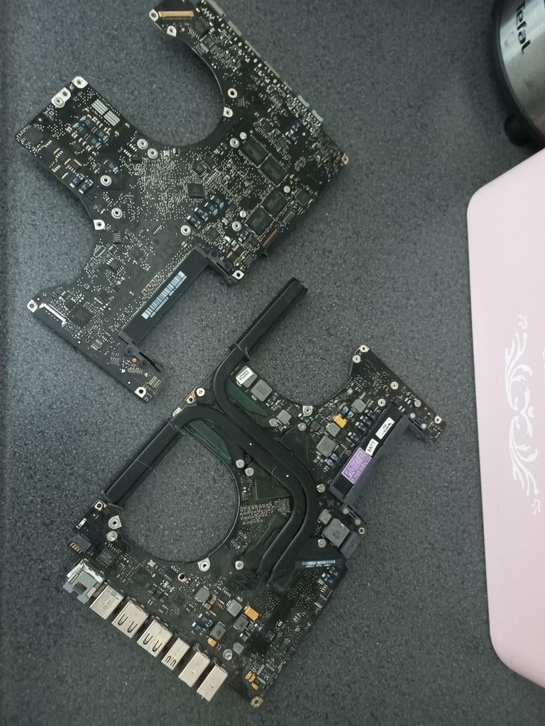 2 defecte Mac moederborden, Computers en Software, Moederborden, Ophalen of Verzenden