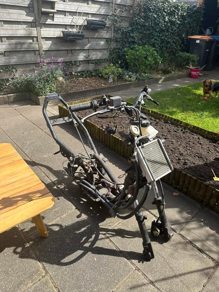 Aprilla sr50 frame (OP KENTEKEN), Ophalen, Zo goed als nieuw, Benzine, Overige modellen