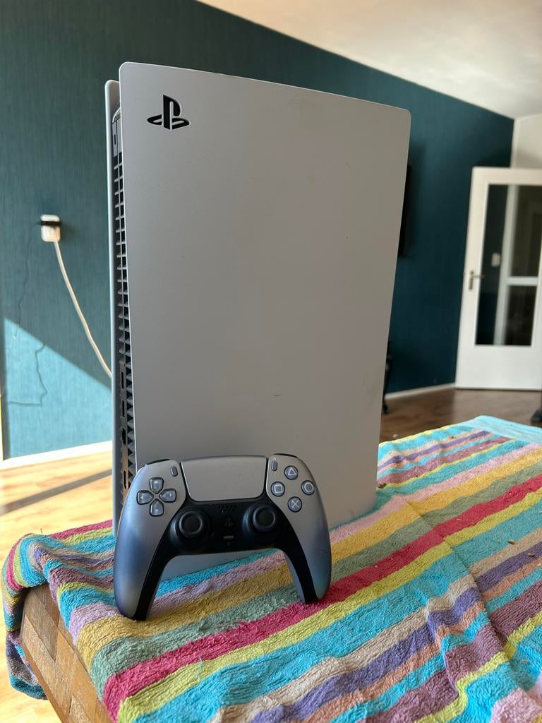 PlayStation 5 met controller en kabels, Spelcomputers en Games, Spelcomputers | Sony PlayStation 5, Ophalen of Verzenden, Zo goed als nieuw