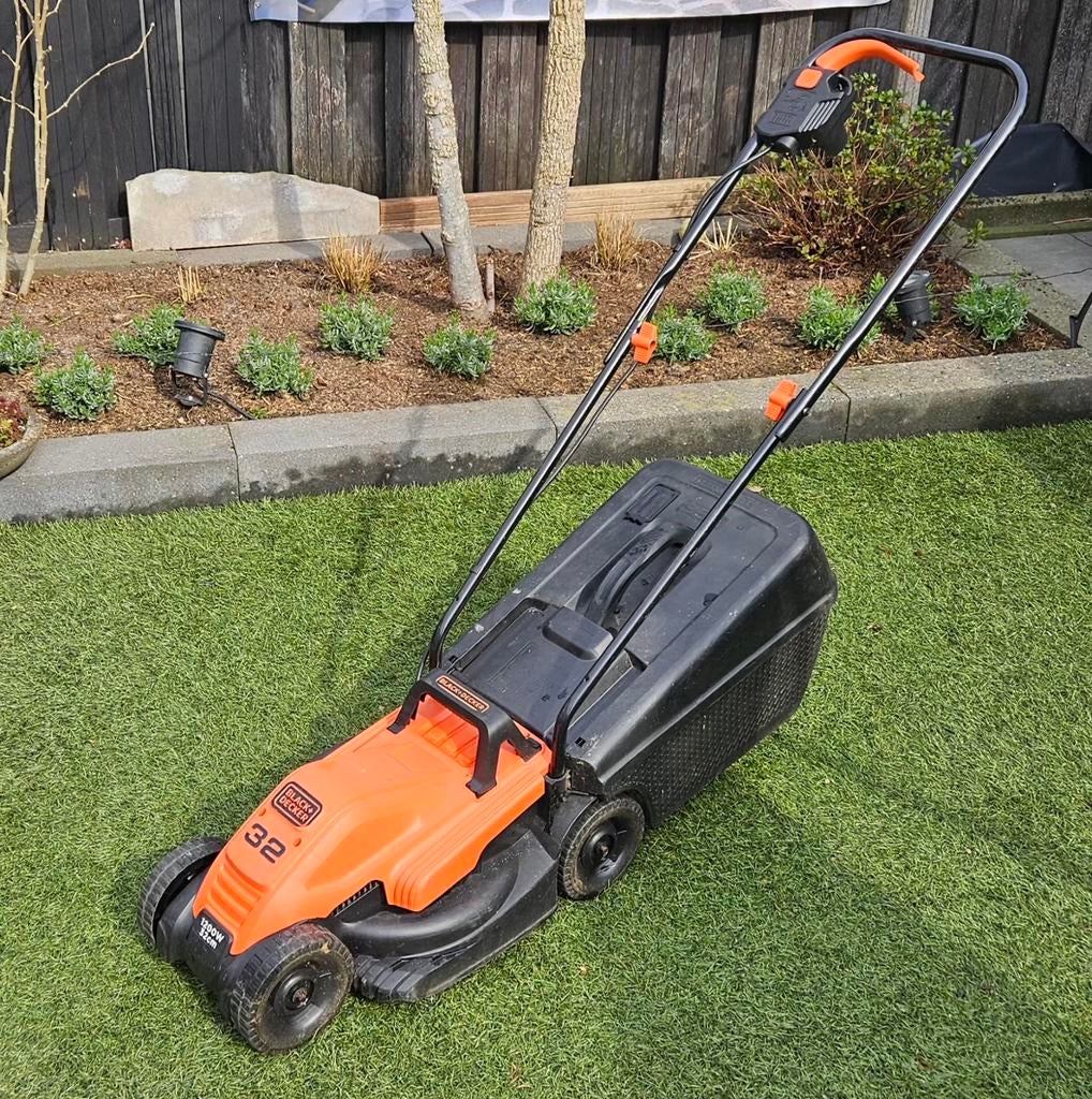 Black & Decker 32 cm Elektrische Grasmaaier - ZGAN, Ophalen