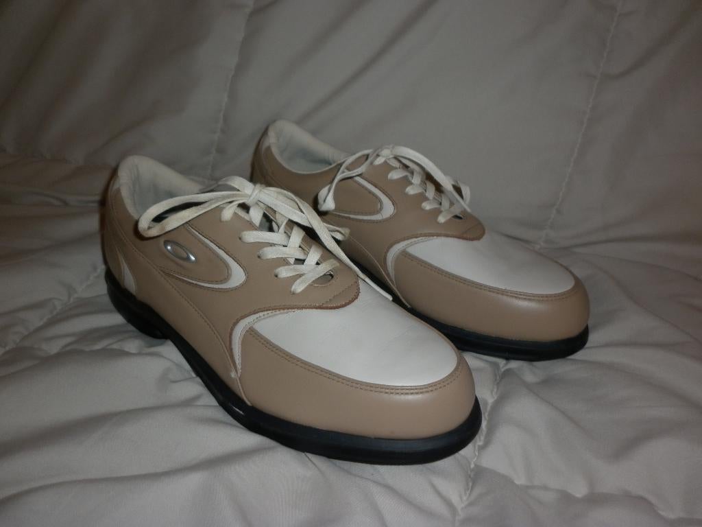 Oakley golfschoenen  maat 42,5, Ophalen of Verzenden, Zo goed als nieuw, Wit, Sportschoenen