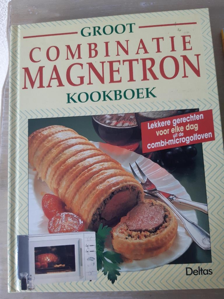 Groot combinatie magnetron kookboek, ursula calis, Ophalen of Verzenden, Zo goed als nieuw, Azië en Oosters