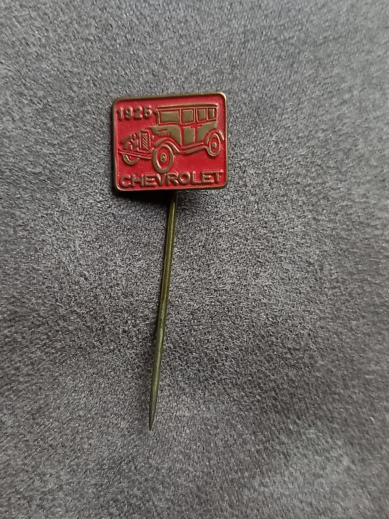 Speldje 1925 Chevrolet, Verzamelen, Speldjes, Pins en Buttons, Ophalen of Verzenden, Gebruikt