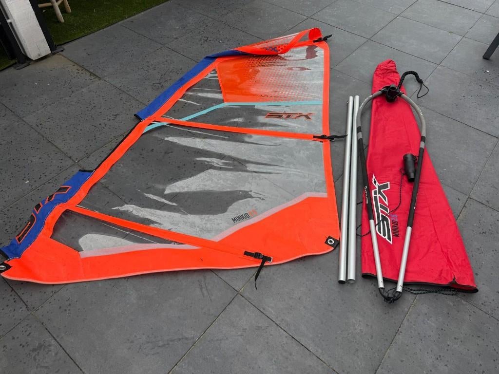 STX 2.5 surfzeil mini kids, Watersport en Boten, Windsurfen, Ophalen, Met draagtas, Zo goed als nieuw, Minder dan 5 m²