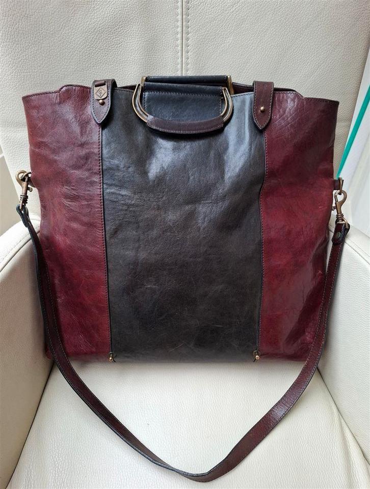 Claudio Ferrici tas, kleur bordeaux-zwart., Sieraden, Tassen en Uiterlijk, Tassen | Schoudertassen, Gebruikt, Overige merken, Overige kleuren