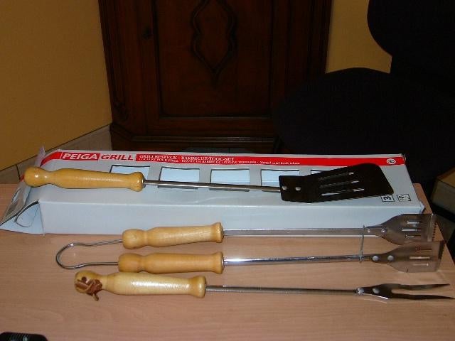 Nieuw verpakt barbecueset met spatel/tang/vork, Ophalen of Verzenden, Nieuw