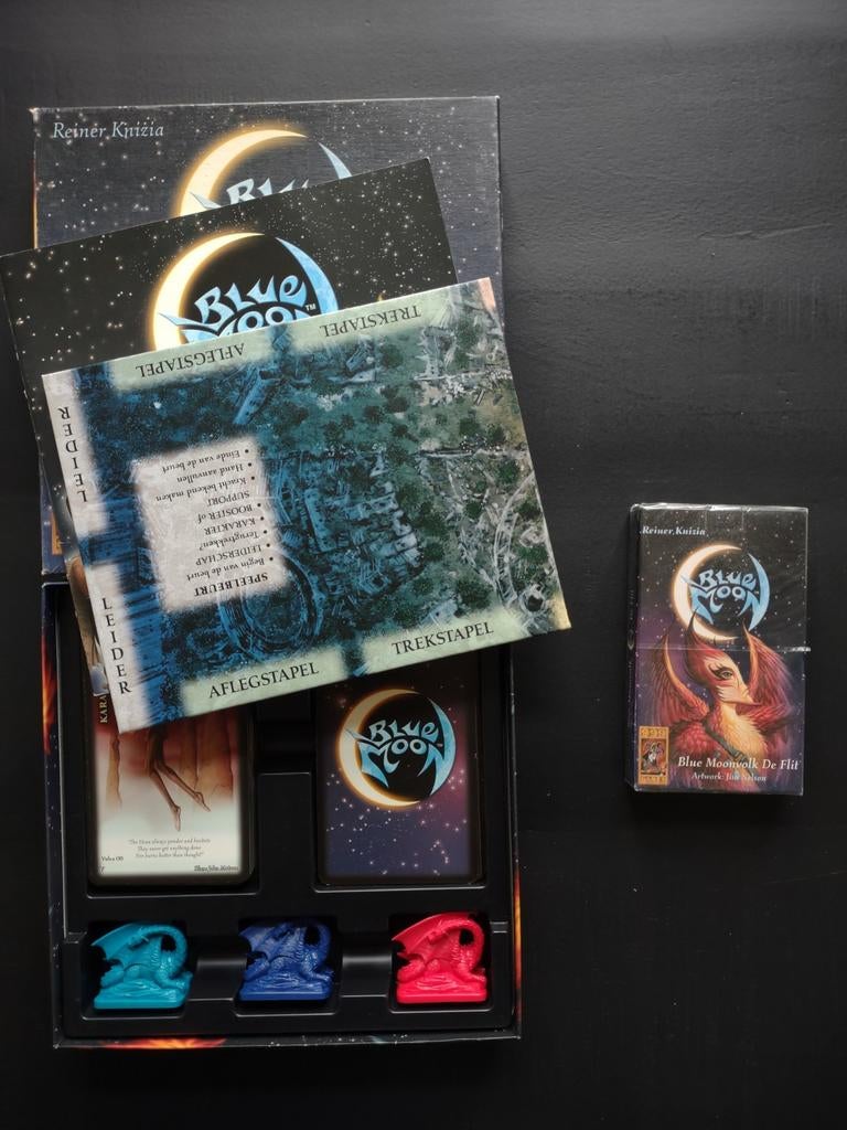 Blue Moon kaartspel met uitbreiding de Flit - 999 Games, Een of twee spelers, Ophalen of Verzenden, Zo goed als nieuw, 999 Games