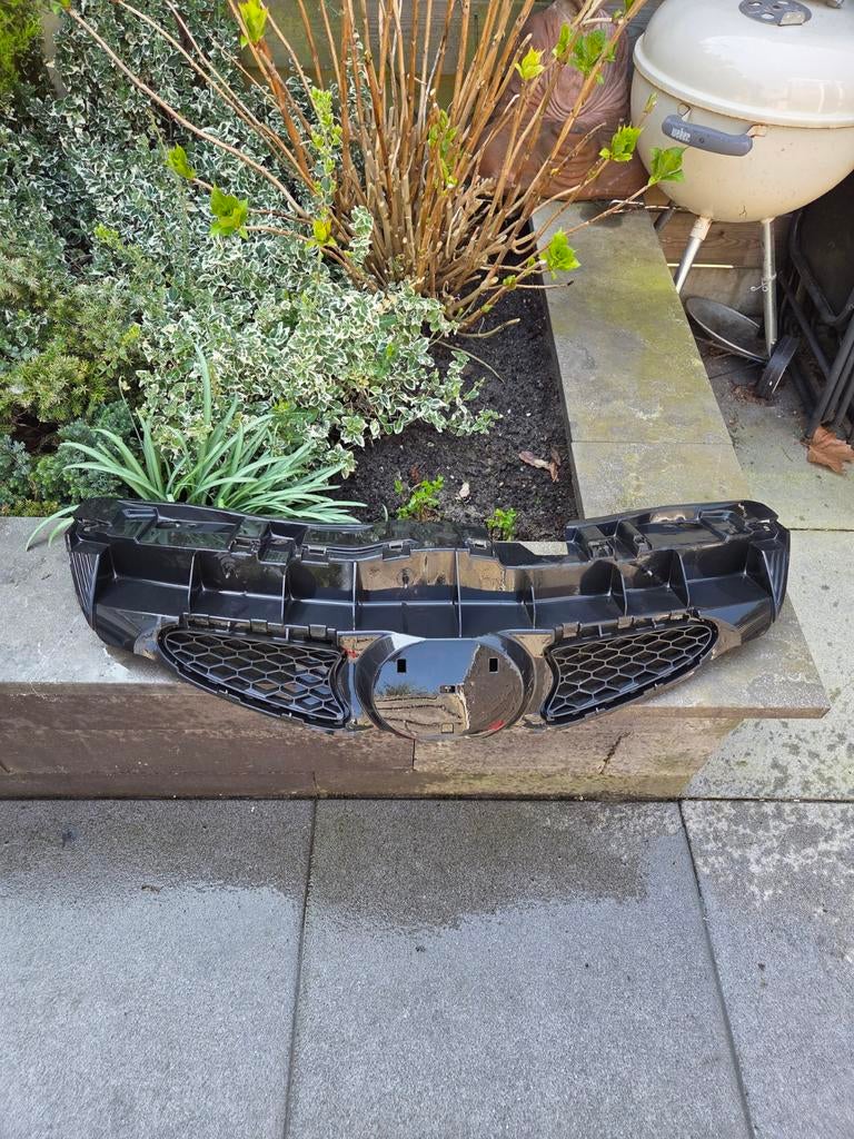 Grille Toyota Aygo, Auto-onderdelen, Carrosserie en Plaatwerk, Bumper, Toyota, Voor, Ophalen of Verzenden