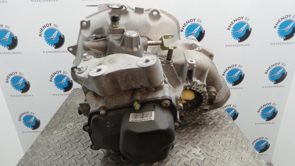 OPEL CORSA TRANSMISSIE / VERSNELLINGSBAK 2014, Ophalen of Verzenden, Gebruikt, Stiba lid