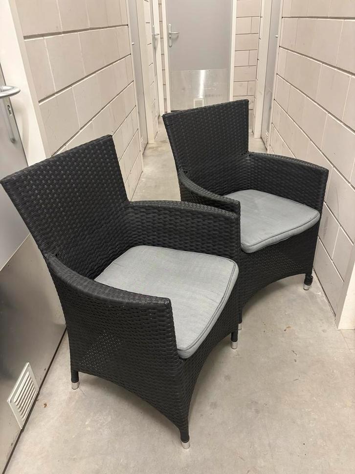 2x Tuinstoelen met kussens - Zwart wicker, Tuin en Terras, Tuinstoelen, Gebruikt, Wicker, Ophalen
