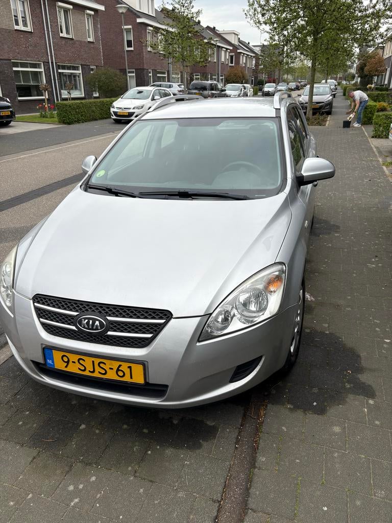Kia (Pro) Cee d 1.4 Sporty Wagon 2009 Grijs, Auto's, Kia, Particulier, (Pro) Cee d, Benzine, B, Stationwagon, Handgeschakeld, Geïmporteerd