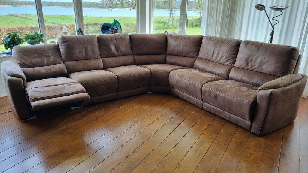 Hoekbank bruin suede met electrisch relax deel, Ophalen of Verzenden, Zo goed als nieuw, Leer, Robuust